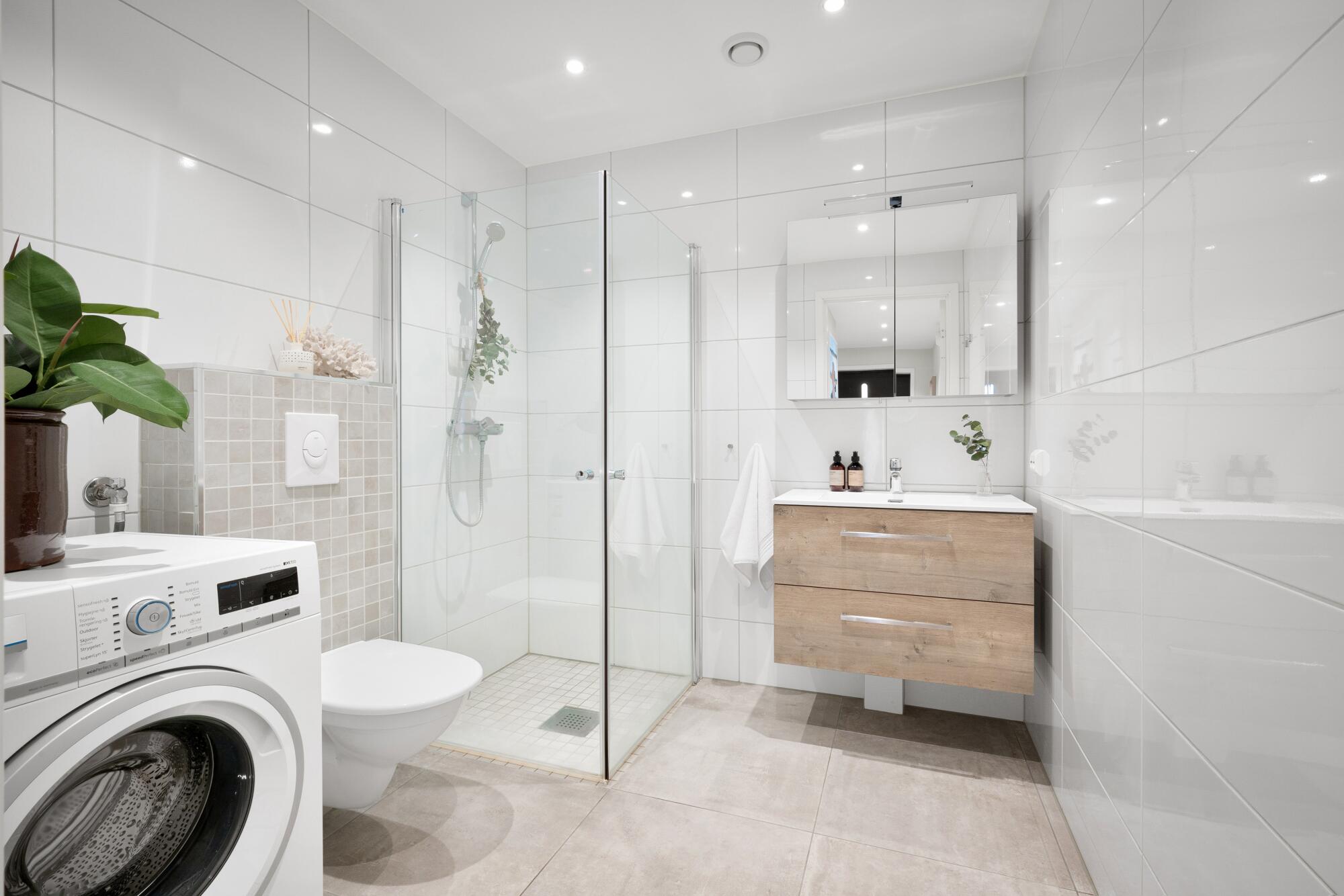 Ensuring Bathroom Safety for Aging Loved One