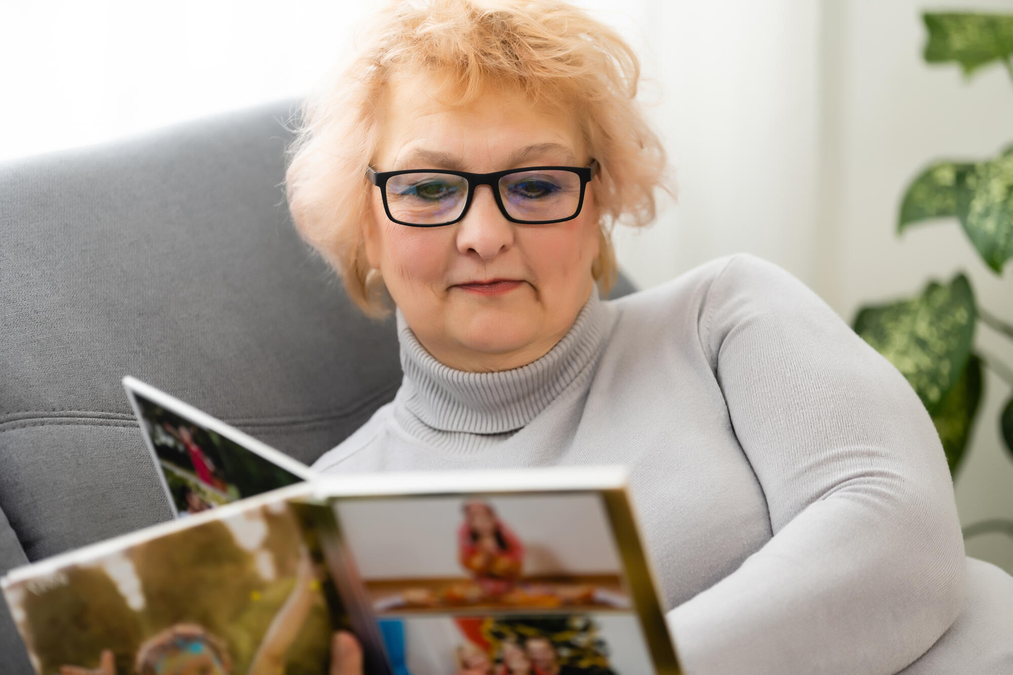 When Do You Need Reading Glasses? Signs Seniors Should Watch For